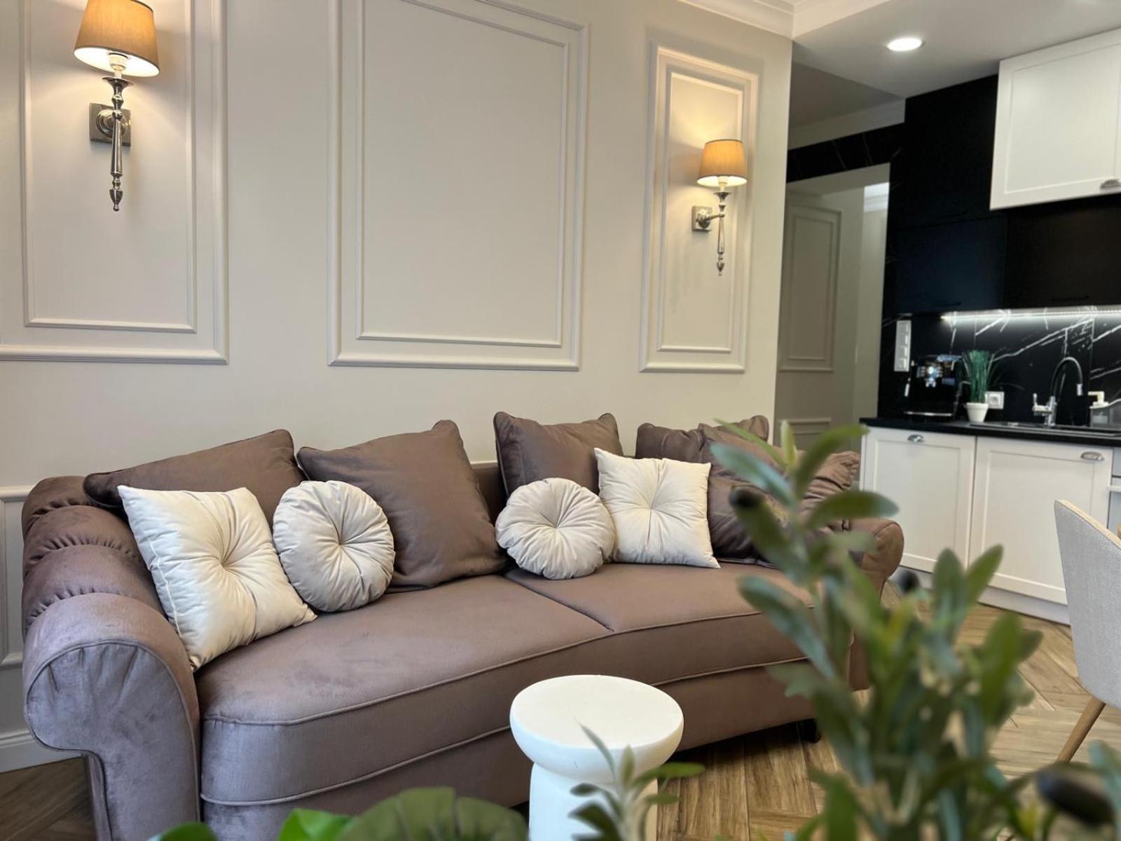 Family Sauna Apartments: Downtown Plac Wolnosci With 5 Bedrooms Apartment Kielce