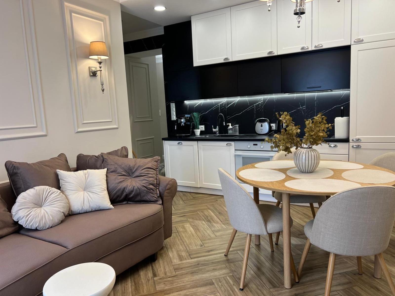 Family Sauna Apartments: Downtown Plac Wolnosci With 5 Bedrooms
