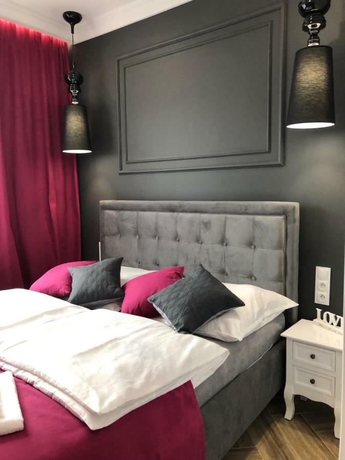 Family Sauna Apartments: Downtown Plac Wolnosci With 5 Bedrooms Apartment Kielce